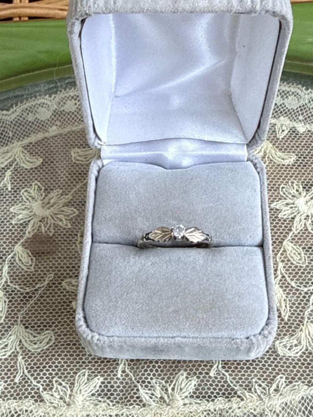 Vintage 1970s Black Hills Ring 925 sterling Silver CZ Diamond stone size 6